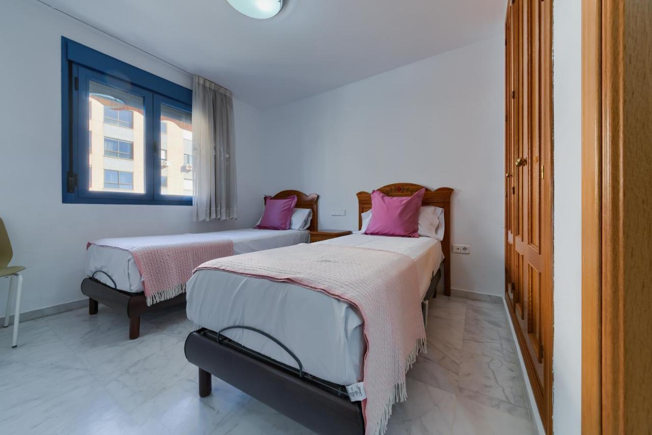 Holidays2Malaga Ayala 450 Mts From Beach & Terrace Exterior foto